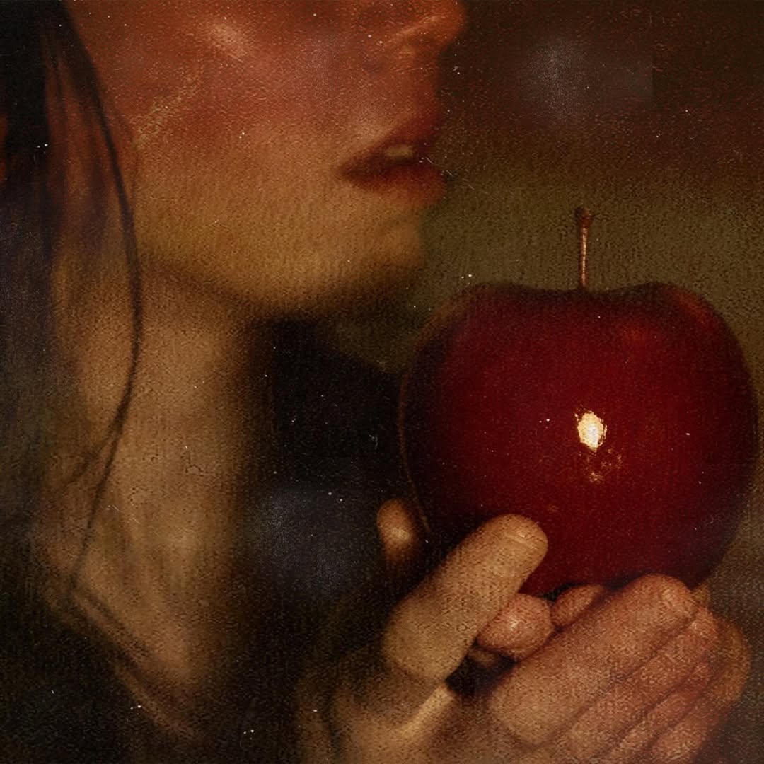 MELSINDARK artistic portrait with apple